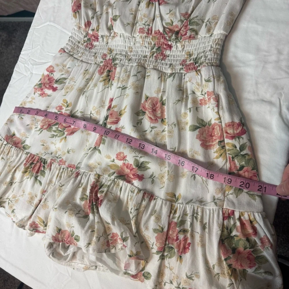 American Eagle Cream and Pink Floral Mini Romper Flowy Ruffle Hem Size Large - Picture 11 of 13